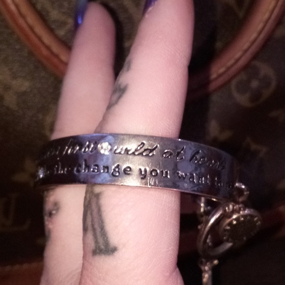 Bracelet with toggle - Picture 4 of 5